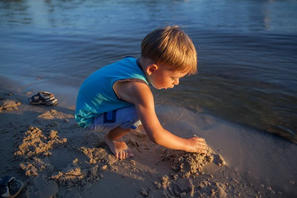 Little Boy Building Sand Castle Beach — Stock Photo, Image