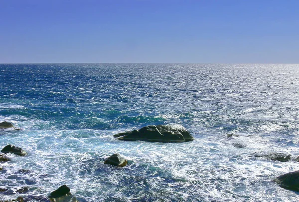 Θάλασσα Τοπίο Μια Ηλιόλουστη Μέρα Του Καλοκαιριού — Φωτογραφία Αρχείου