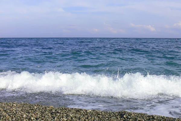 Güneşli Bir Yaz Gününde Deniz Manzarası — Stok fotoğraf