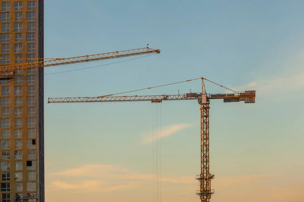 Lugar Construcción Con Grúas Sobre Fondo Del Cielo Nocturno — Foto de Stock