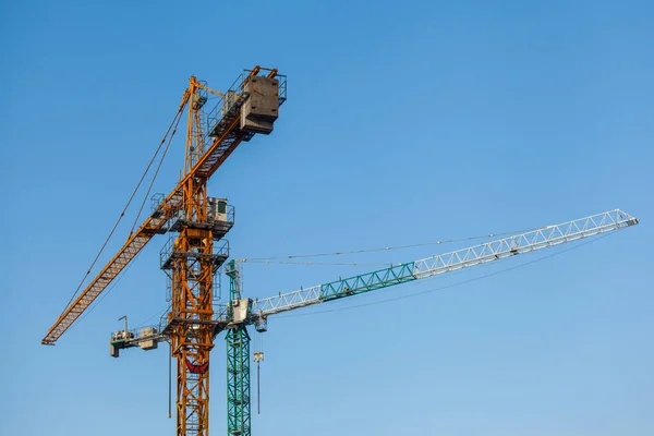 Grúas Torre Construcción Contra Cielo — Foto de Stock