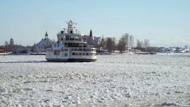 De navigatie van de winter in Finland. — Stockvideo