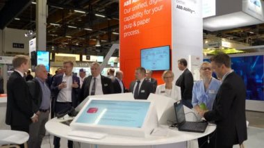 Abb robotik Pavyonu büyük sergi Pactec Helsinki