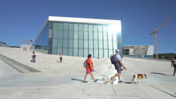 Modern building of the National Opera House of Norway — Stock Video