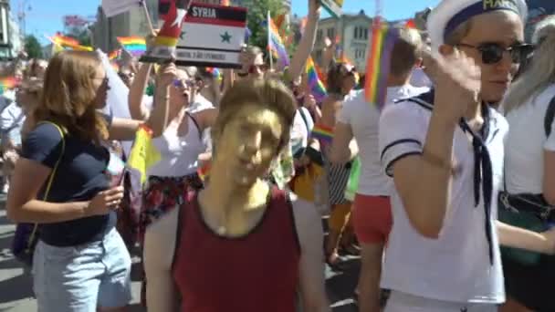 Desfile del Orgullo en Oslo Noruega — Vídeo de stock
