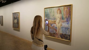 Oslo, Norveç'te Edward Munch Müzesi. Ziyaret edenler dahi başyapıtları hayranım.