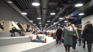 Helsinki Şehir Merkez Kütüphanesi güneydoğusunda