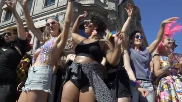 De Pride-Parade in Oslo Noorwegen — Stockvideo