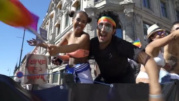 De Pride-Parade in Oslo Noorwegen — Stockvideo