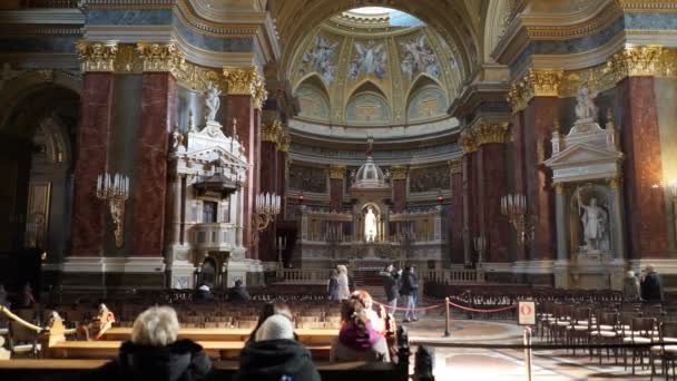 Interior da Basílica de São Estêvão Szent Istvan Bazilika — Vídeo de Stock