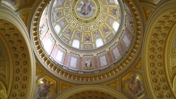 Interieur van St. Stephens Basilica Szent Istvan Bazilika — Stockvideo