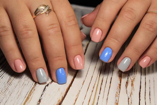 Ręce Piękny Manicure Naturalne Paznokcie Żel Polski — Zdjęcie stockowe