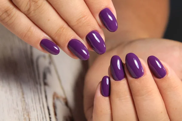 Mãos Mulher Com Uma Manicura Elegante Melhor — Fotografia de Stock