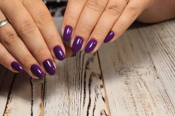 Unhas Naturais Incríveis Mãos Mulher Com Manicura Limpa Gel Polonês — Fotografia de Stock