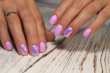 trendy üzerinde göz alıcı güzel manikür