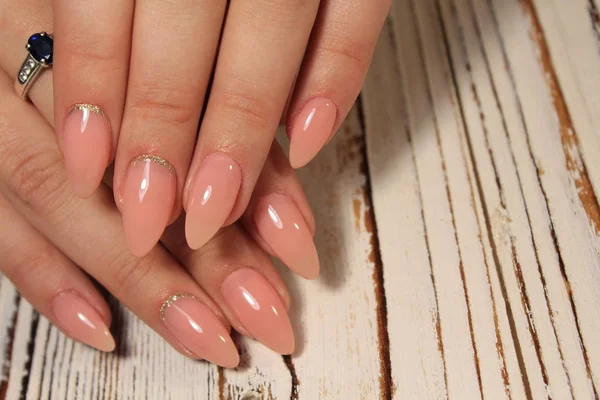 Manikür yaz parlak, renkli tasarım