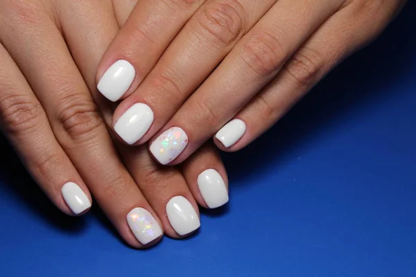 Modny Design Manicure Piękne Pióra — Zdjęcie stockowe