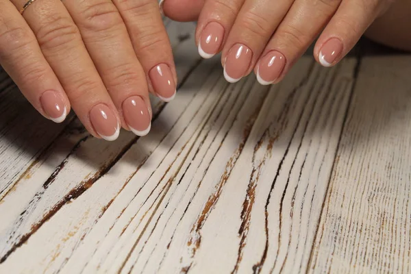 Удивительные Натуральные Ногти Женские Руки Чистым Маникюром — стоковое фото