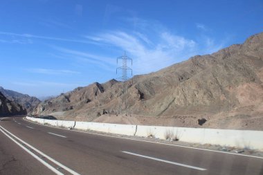 dolambaçlı yol dağ. Güzel manzara