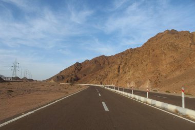 dolambaçlı yol dağ. Güzel manzara