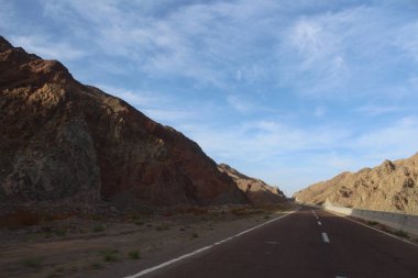 Büyük dağa giden yol