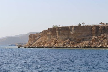 Tekneler ve Kızıldeniz ile güzel manzara