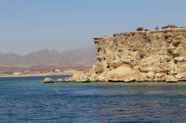 Tekneler ve Kızıldeniz ile güzel manzara