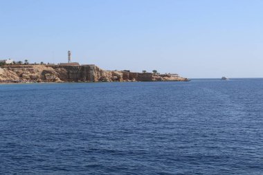 Tekneler ve Kızıldeniz ile güzel manzara