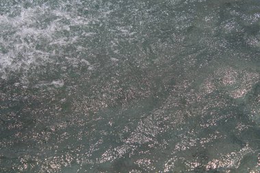 Kızıl Deniz yüzeyine temiz deniz