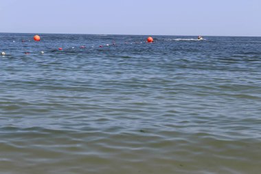 Kızıl Deniz yüzeyine temiz deniz