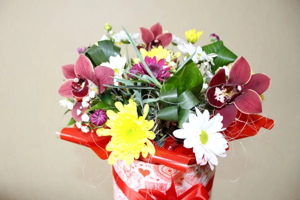 Gift Box Beautiful Orchid Flowers Girls — Stock Photo, Image