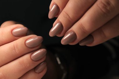 Manikür çivi renk değiştirir vernik tasarım.