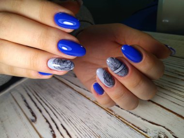 Manikür ile güzellik narin eller