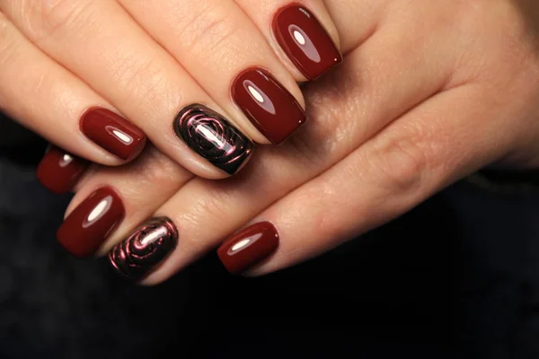 Mani Delle Donne Con Una Manicure Elegante — Foto Stock