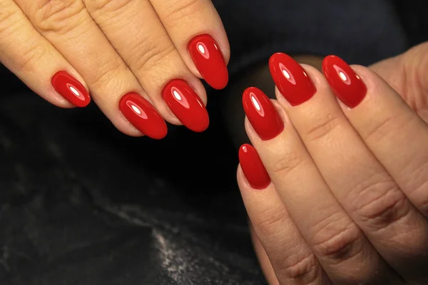 Women Handen Met Een Stijlvolle Manicure — Stockfoto