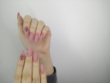 Manikürlü tırnaklar tırnak cilası sanat tasarım. En iyi