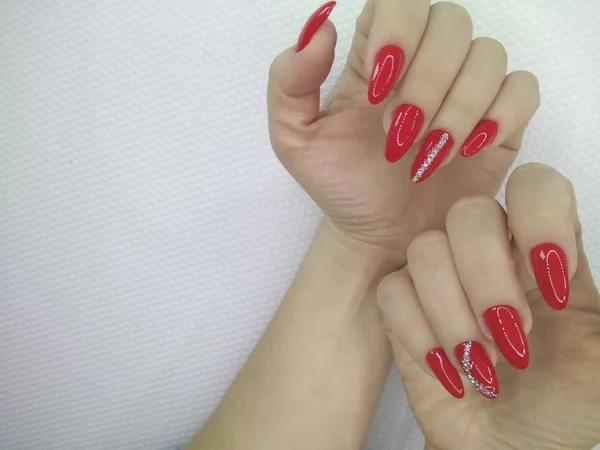 Unhas Naturais Incríveis Mãos Mulher Com Manicura Limpa Gel Polonês — Fotografia de Stock