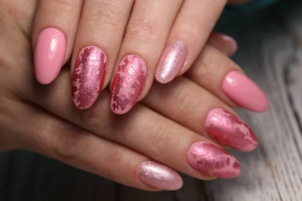 Glamoureuze manicure van nagels — Stockfoto