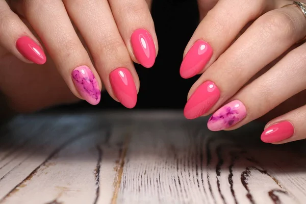 Glamoureuze manicure van nagels — Stockfoto