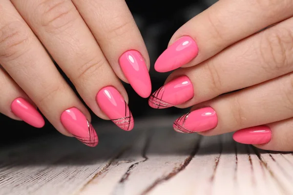 Manicure z długimi paznokciami — Zdjęcie stockowe