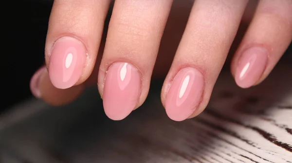 Design elegante di manicure su unghie belle lunghe — Foto Stock