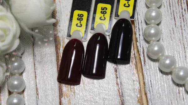 Δείγματα βερνικιού νυχιών σε διαφορετικές Μόδα χρώμα βερνίκι σε φιλοδωρήματα. — Φωτογραφία Αρχείου