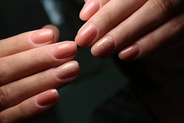 Piękna naturalne paznokcie. Perfect clean manicure — Zdjęcie stockowe