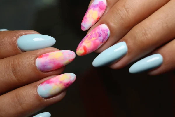 A beleza das unhas naturais. Perfeito manicure limpo — Fotografia de Stock