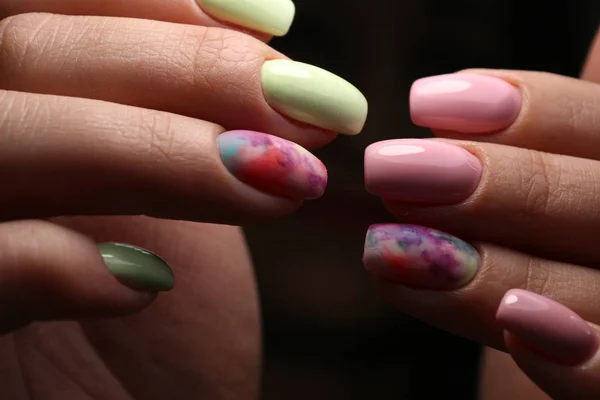 Giovani manicure design migliori unghie, smalto gel — Foto Stock