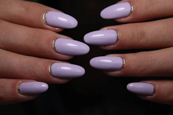 Geweldige nagels en mooie schone manicure. Nagels zijn natuurlijk. — Stockfoto