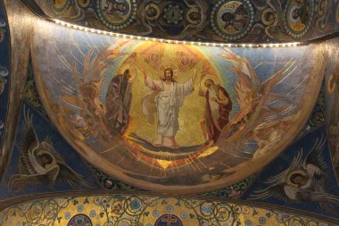 Kilise duvarlarında güzel resimler