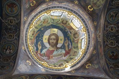 Kilise duvarlarında güzel resimler