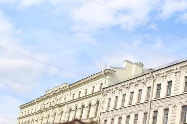 17 de julio. 2019. San Petersburgo, Rusia. Hermosa arquitectura de la ciudad vieja — Foto de Stock