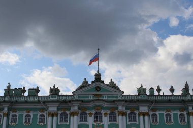 Güzel mimarisi ile şehirde bina